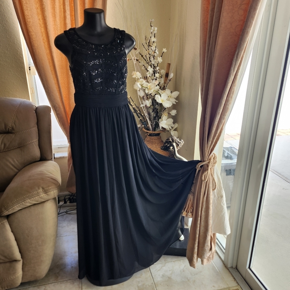White House Black Market dress size 6 NEW